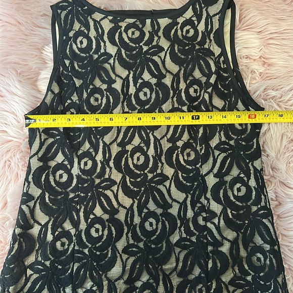 Banana Republic lace top - Picture 6 of 7